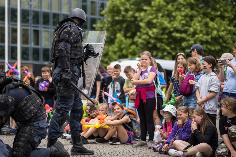 Děti oslavily svůj den s krajskými záchrannými složkami