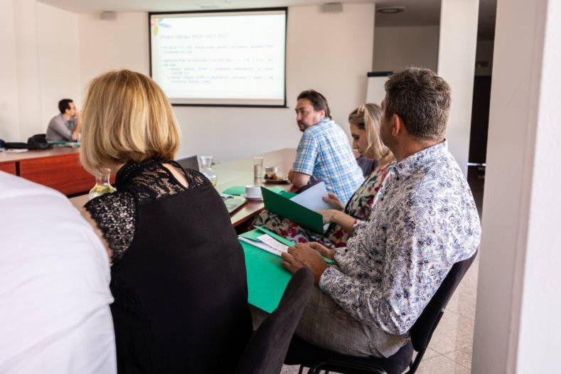 Na kraji se jednalo o podpoře investic v regionech. Zasedala regionální stálá konference