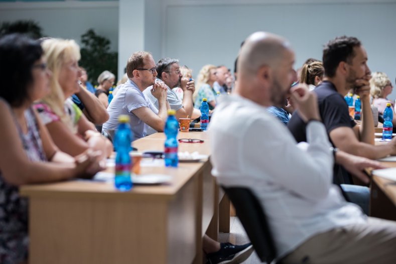 Budoucnost škol začíná dnes. Kraj podpoří rozvoj umělé inteligence i tělocviku