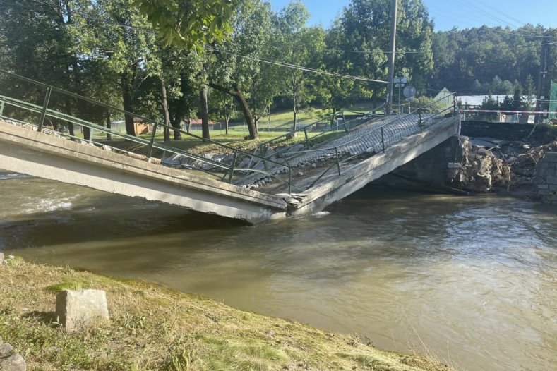 Na Jesenicku jsou stále odříznutá místa. Začne výstavba mostů, foto: HZS OK