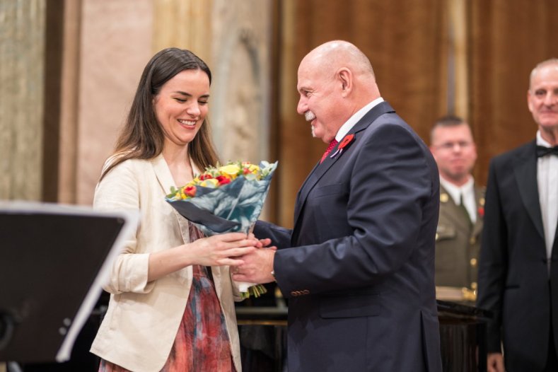 Vlčí máky na klopách připomněly Den válečných veteránů