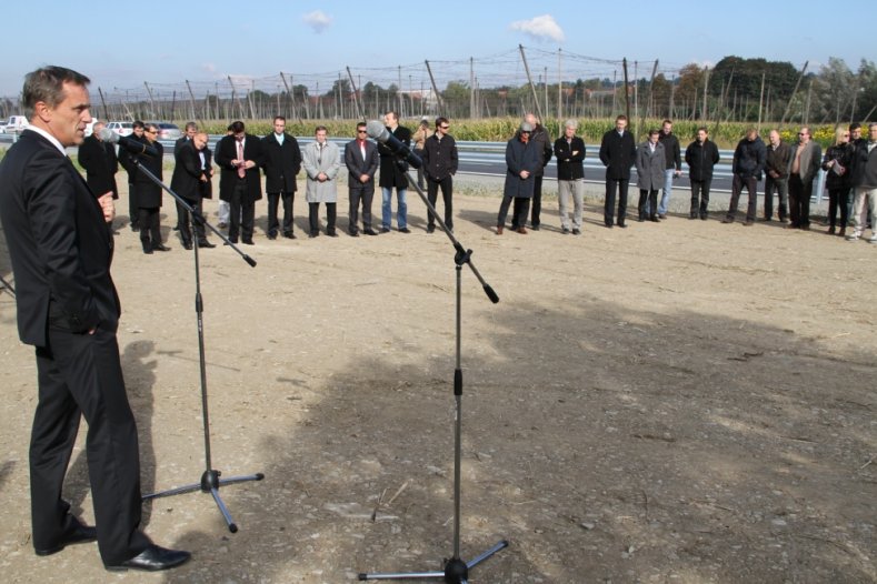 Slavnostní otevření nového obchvatu obcí Čechy a Domaželice na Přerovsku