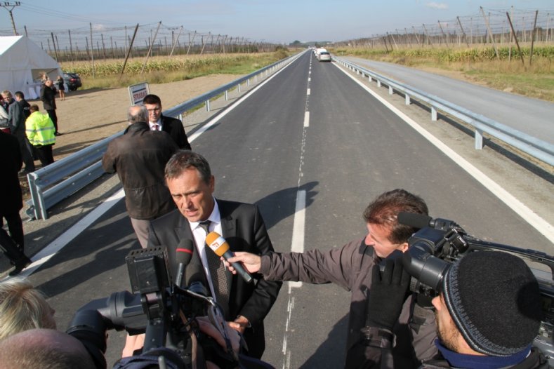 Slavnostní otevření nového obchvatu obcí Čechy a Domaželice na Přerovsku