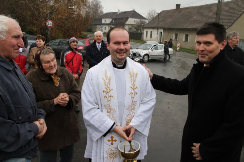 Slavnostní otevření opraveného historického mostu v Dlouhé Loučce