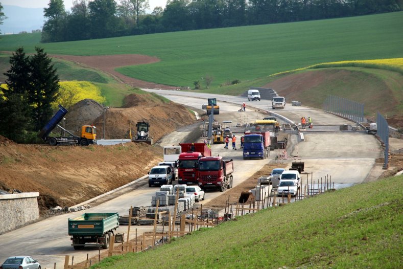 Ilustrační foto: opravy a uzavírky silnic v regionu