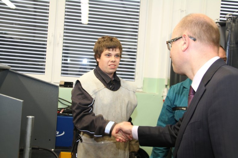 Premiér Sobotka zahájil sněm Svazu měst a obcí v Olomouci, při návštěvě regionu podpořil vznik průmyslové zóny v Bochoři