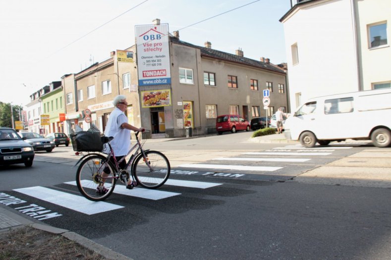 Před hodolanskou školu se díky hejtmanství vrátil přechod