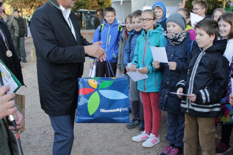 Hejtman Rozbořil zahájil Oslavy lesa na Floře