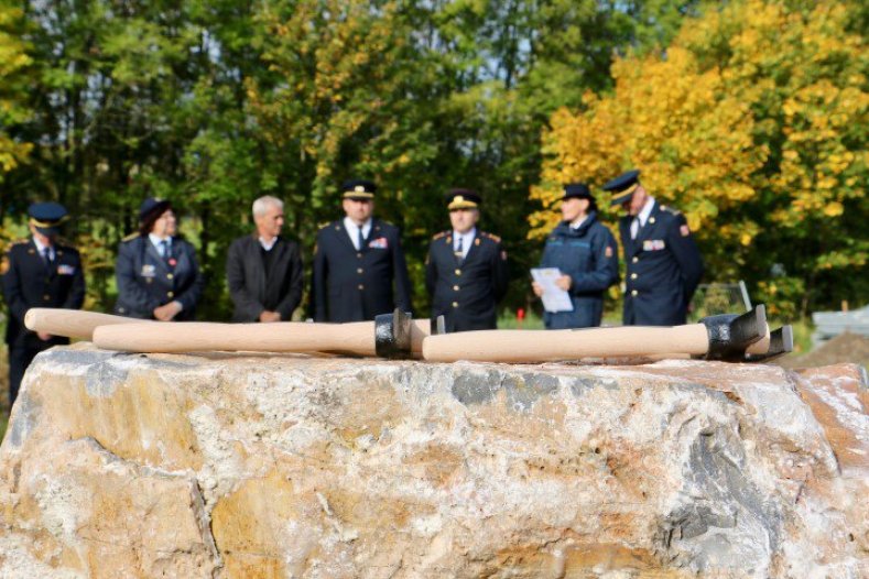 Slavnostním poklepáním základního kamene začala v Konici výstavba nové požární stanice