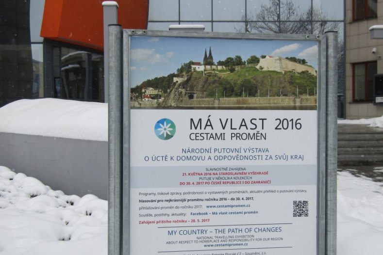 Výstava Má vlast cestami proměn 2016 doputovala před zasněžený Krajský úřad Olomouckého kraje