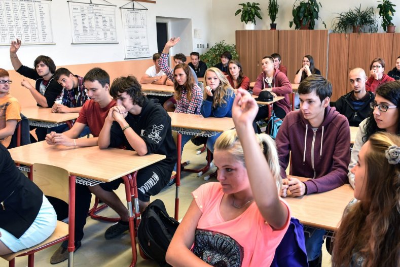 Kraj přijímá do 30. června žádosti o studijní stipendia na studium v zahraničí (ilustrační foto)