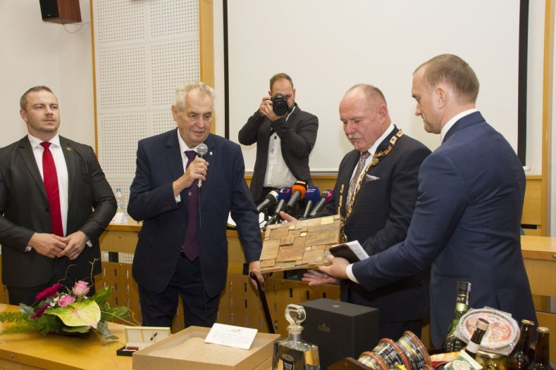 Prezident Miloš Zeman zahájil návštěvu Olomouckého kraje