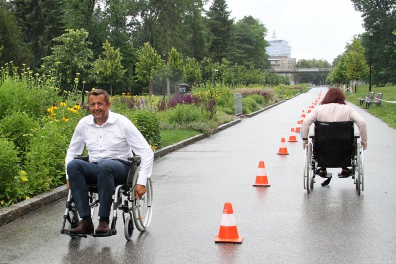 Neobvyklý závod spojil lidi s hendikepem