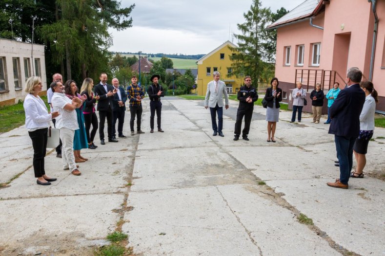 Léčebný ústav má nový park. Voní květinami a umí zahnat stres