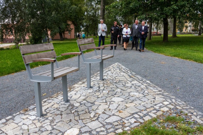 Léčebný ústav má nový park. Voní květinami a umí zahnat stres