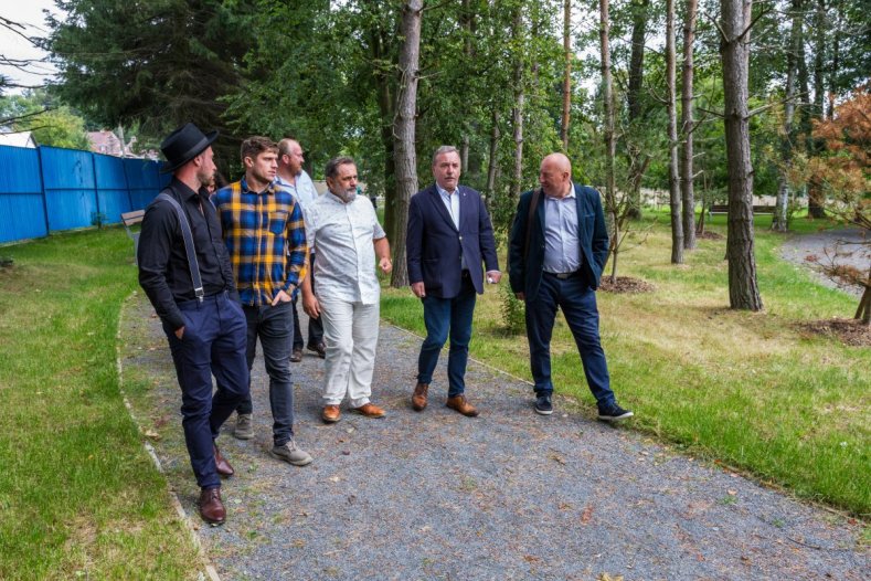 Léčebný ústav má nový park. Voní květinami a umí zahnat stres