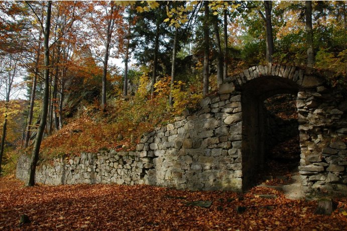 Rychlebské hory – Račí údolí, zřícenina hradu Rychleby